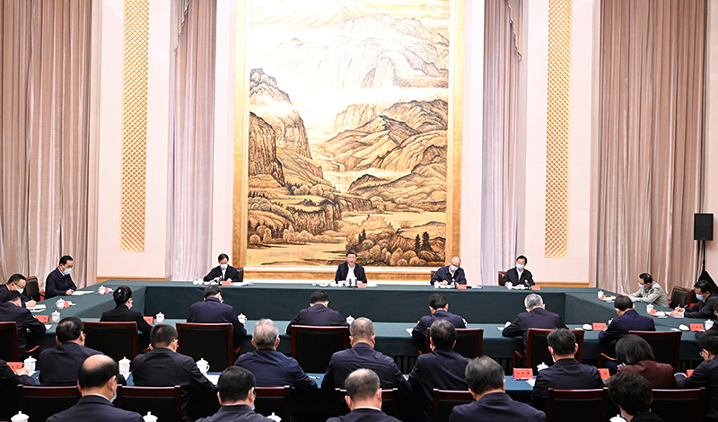 5月17日上午，中共中央总书记、国度主席、中央军委主席习近平在陕西西安主持中国－中亚峰会前夕，专门听取陕西省委和省当局工作汇报，颁发了沉要讲话。